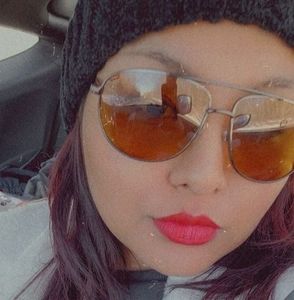 Meet your Posher, Naomi